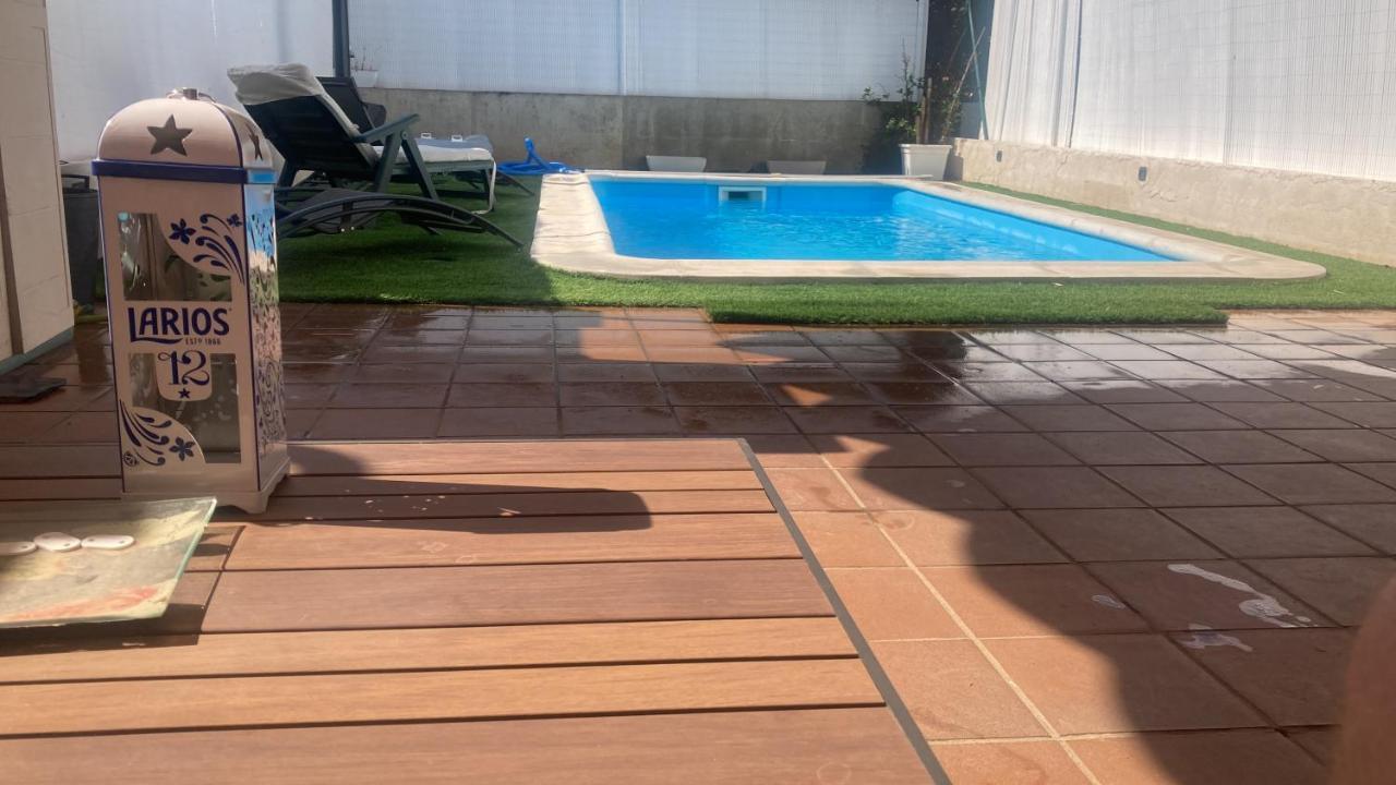 Chalet Con Piscina ซิมังกัส ภายนอก รูปภาพ